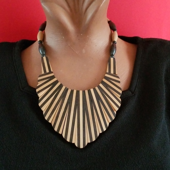 Vintage Jewelry - 💥4/$20 Vintage WOOD NECKLACE Black Tan AMAZING